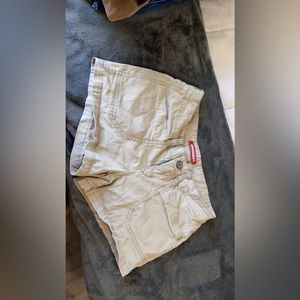 Women kaki shorts size 7